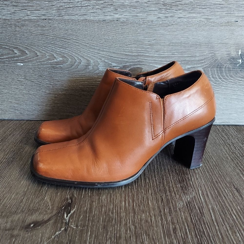 Hillard & Hanson Vintage Square Toe Leather Ankle Booties Size 6.5